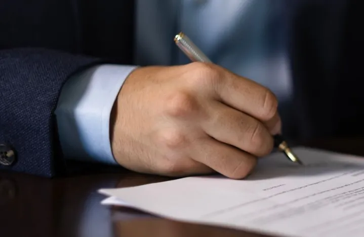 Najczęściej stosowane formy zabezpieczeń przy pożyczce dla spółki z o.o. – które są najskuteczniejsze?